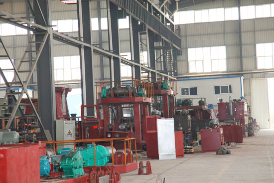 液壓鍛造操作機裝配 液壓鍛造操作機裝配