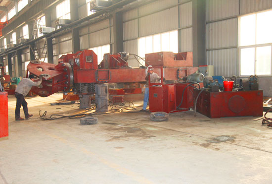 自由鍛裝取料機裝配