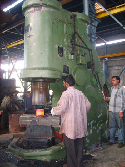 安陽鍛壓1噸鍛造空氣錘在印度