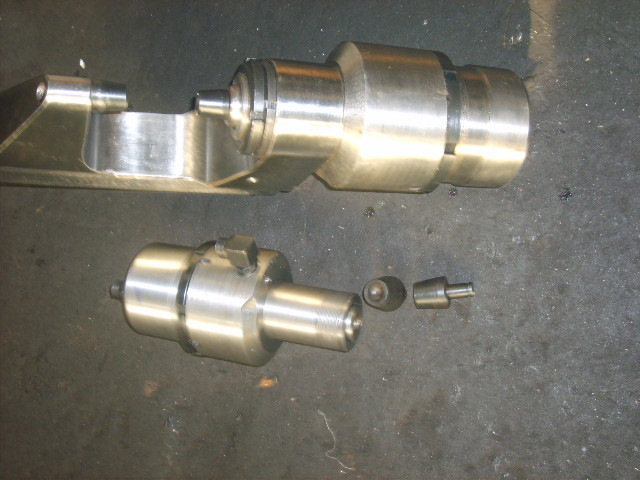 液壓鉚接機鉚鉗油缸配件價格優(yōu)惠