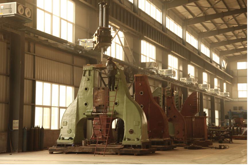 液氣拱式自由鍛電液錘裝配