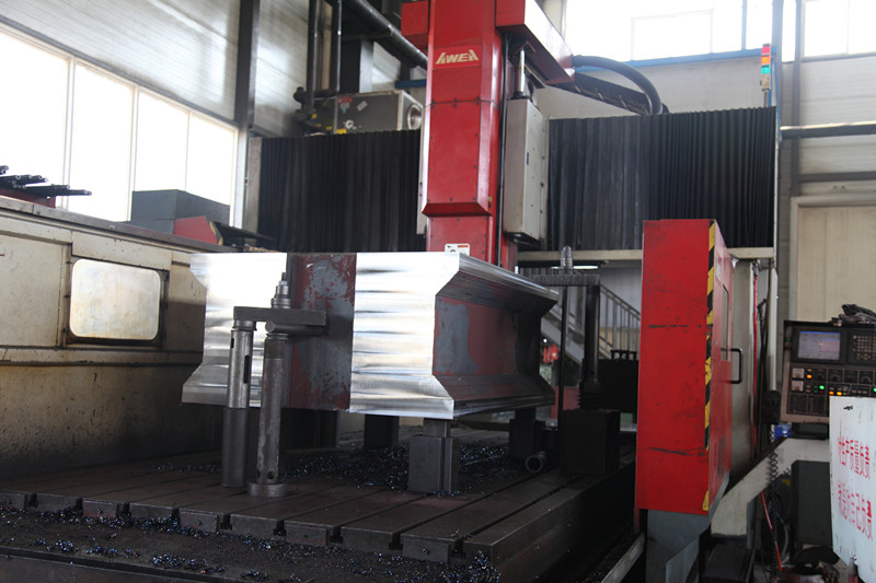 制造實力-自由鍛電液錘錘頭加工