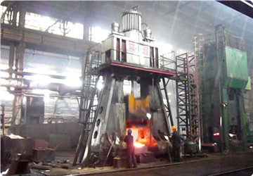 20噸全液壓模鍛錘在包頭一機鍛造曲軸 20噸全液壓模鍛錘在包頭一機鍛造曲軸