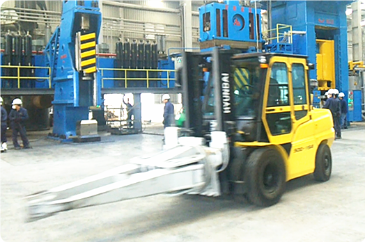 無軌鍛造操作機