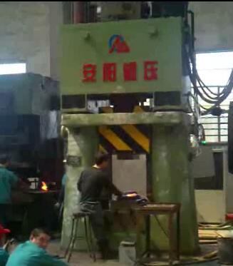數控模鍛錘視頻-8臺程控模鍛錘在張家港金鹿集團鍛造手工工具