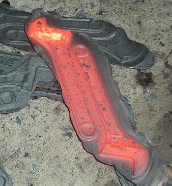 數控模鍛錘視頻-31.5KJ程控鍛錘在文登鍛造扳手視頻