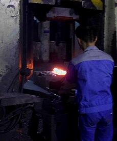 數控模鍛錘視頻-50KJ數控錘鍛造奧迪汽車配件視頻