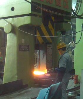 數控模鍛錘視頻-50KJ安陽數控液壓錘天達鍛造工具視頻