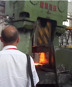 數控模鍛錘視頻-3臺數控錘/程控錘在法士特鍛造齒輪視頻