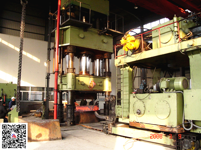 2000噸自由鍛液壓機和8噸鍛造操作機在遼寧