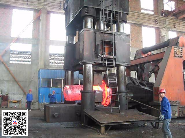 4000噸自由鍛液壓機和20噸鍛造操作機在新鄉