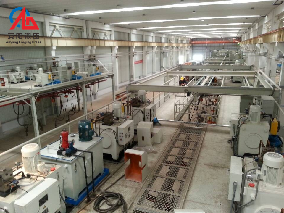 自動液壓鉚接機生產線在青島一汽 自動液壓鉚接機生產線在青島一汽