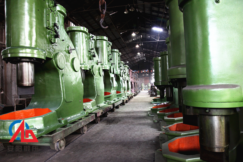 安陽鍛壓C41系列大型空氣錘準備出廠