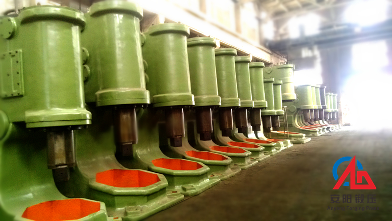 安陽鍛壓750KG空氣錘，1噸空氣錘