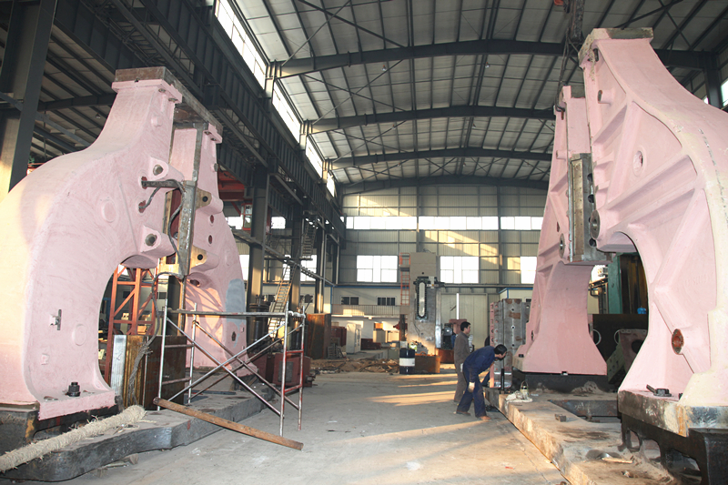 8噸5噸自由鍛電液錘裝配 8噸5噸自由鍛電液錘裝配