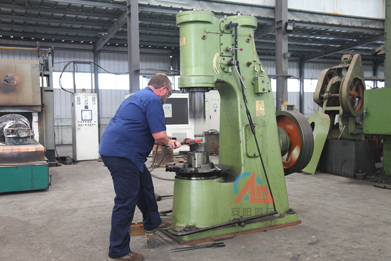 110KG鐵匠空氣錘出口澳大利亞