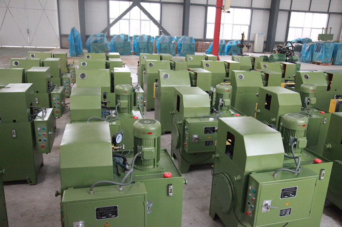 汽車車架鉚接機裝配 汽車車架鉚接機裝配