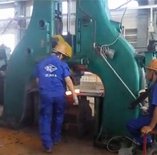 連續打擊裝置 連續打擊裝置