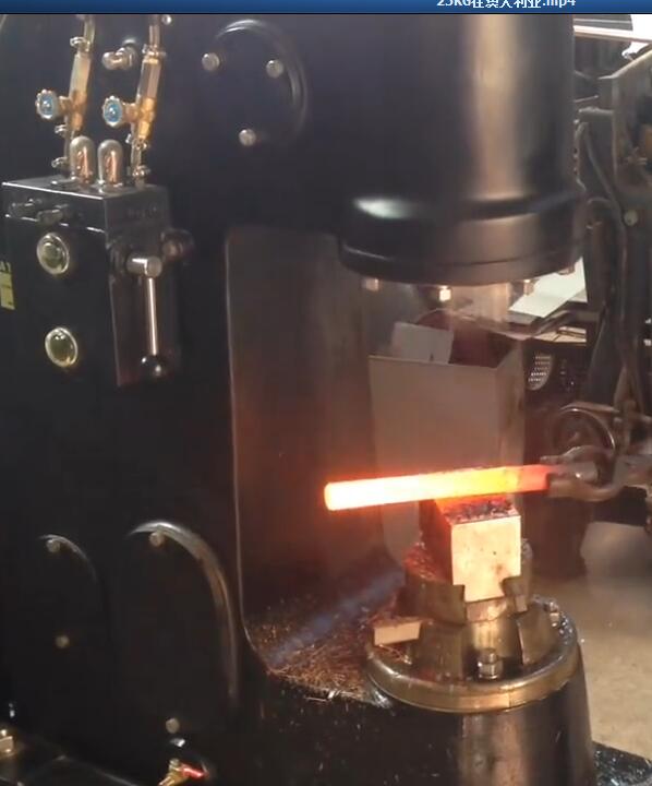 25KG小空氣錘在澳大利亞鍛造視頻