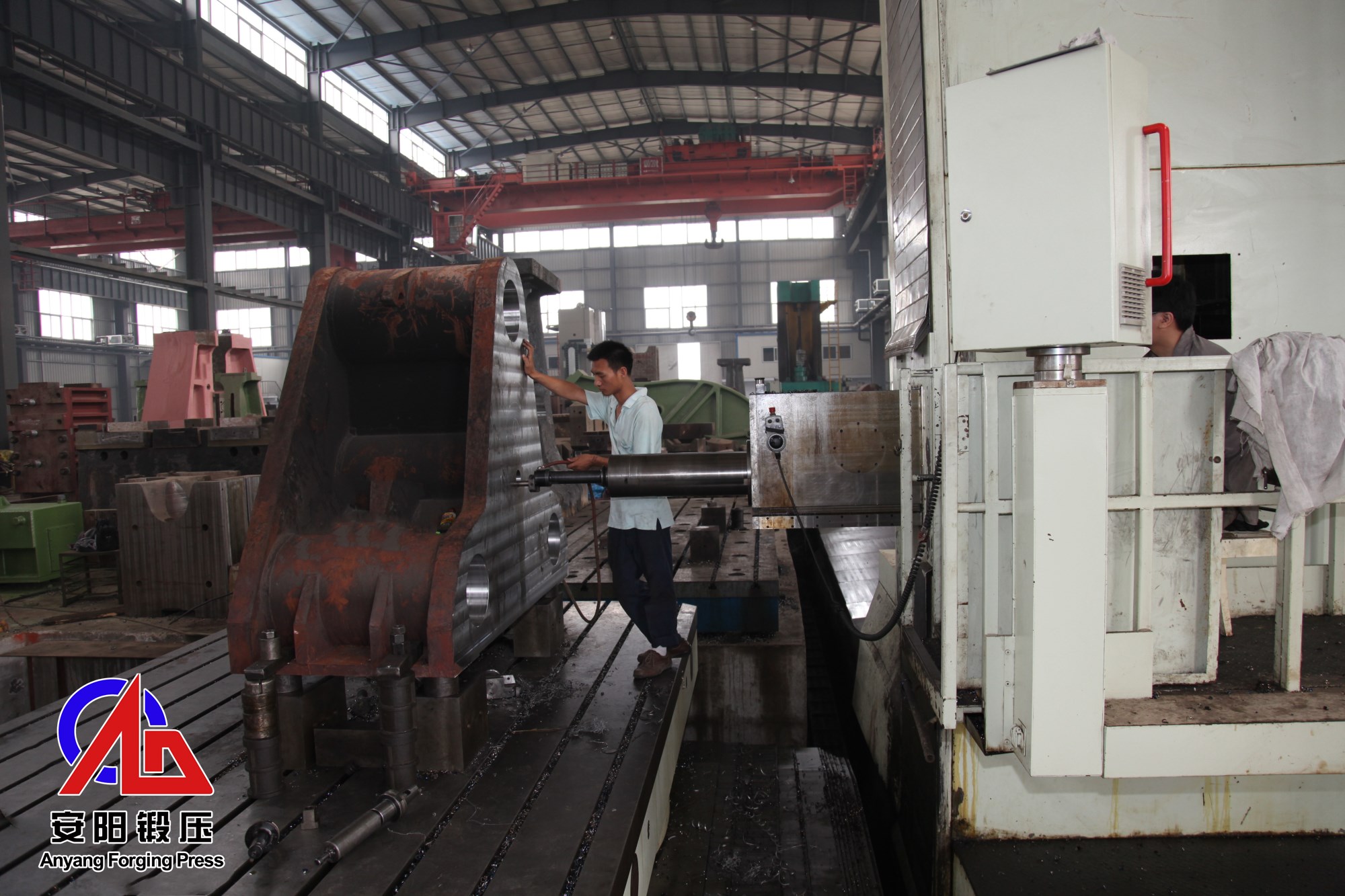 1000噸壓塊機加工 1000噸壓塊機加工