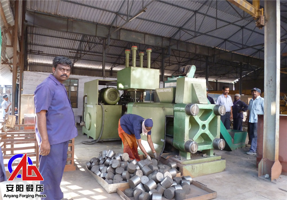 金屬壓塊機壓鑄鐵屑 金屬壓塊機壓鑄鐵屑