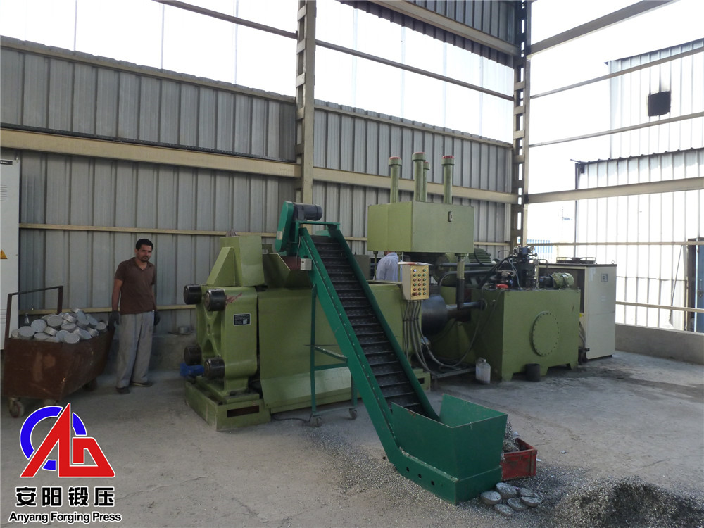 Y83-300鋁屑壓塊機在印度客戶 Y83-300鋁屑壓塊機在印度客戶